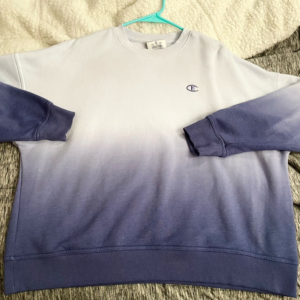Women’s Champion crewneck sweater